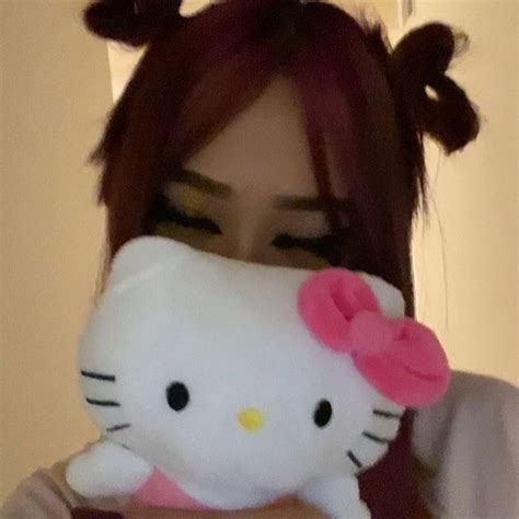 hello kitty pfp y2k